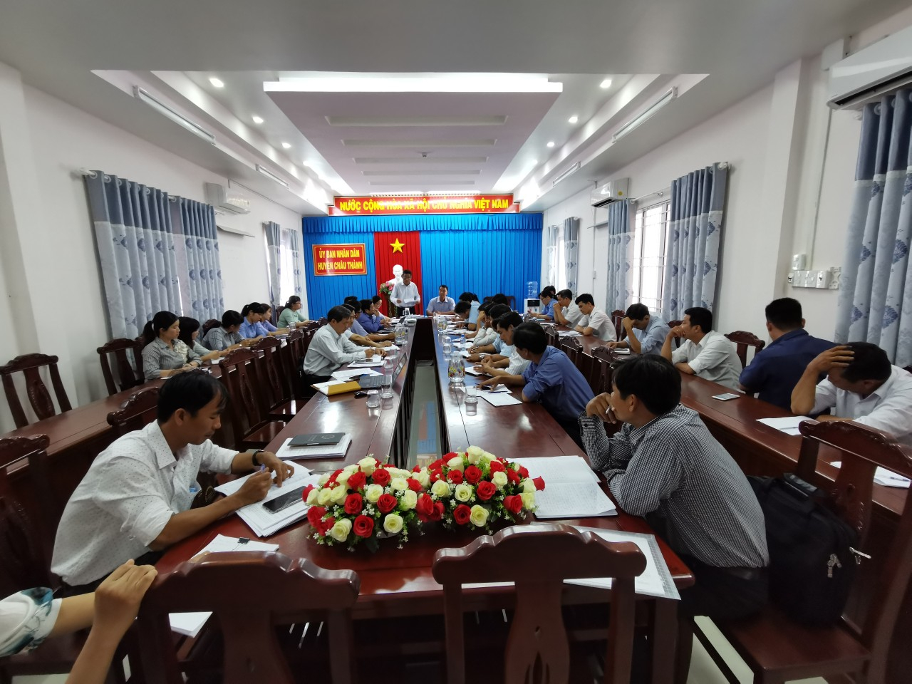 Đoàn công tác Sở Tài nguyên và Môi trường làm việc với UBND huyện Châu Thành